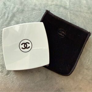 CHANEL GWP SAGE GREEN Compact with Black Dusty